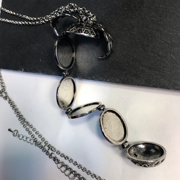 Angel wings expandable photo locket - Picture 2 of 6